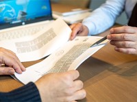 ¿Cómo afecta la existencia de deudas al reparto de una herencia?