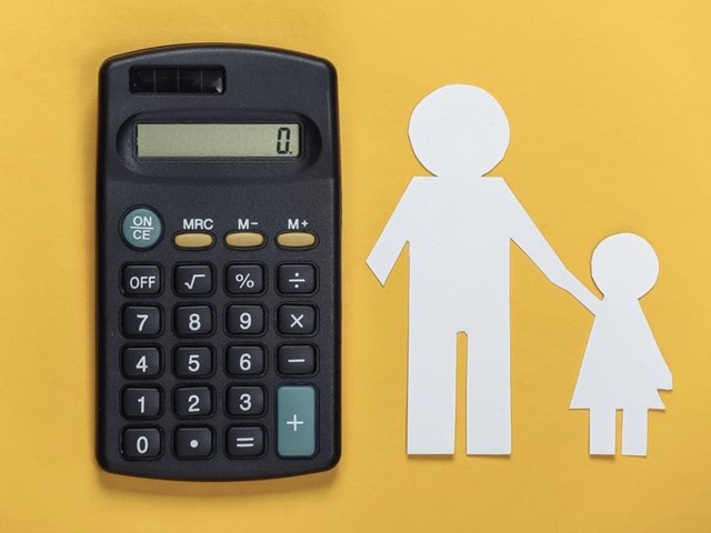 ¿Qué derechos y obligaciones se asocian a las pensiones alimenticias?