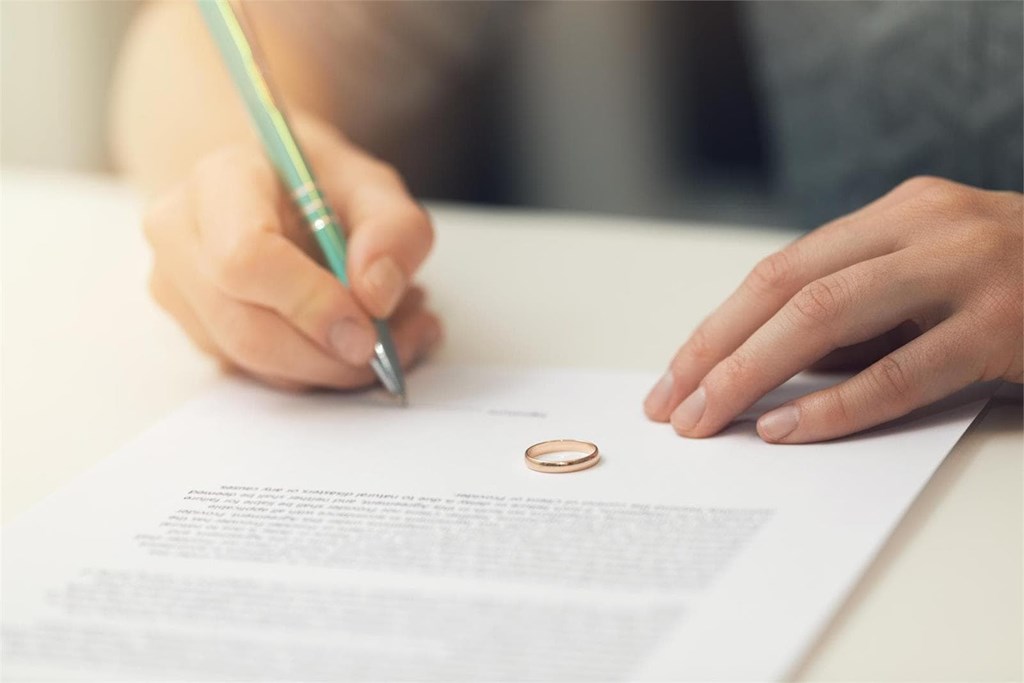 ¿Quién puede firmar un divorcio exprés? 